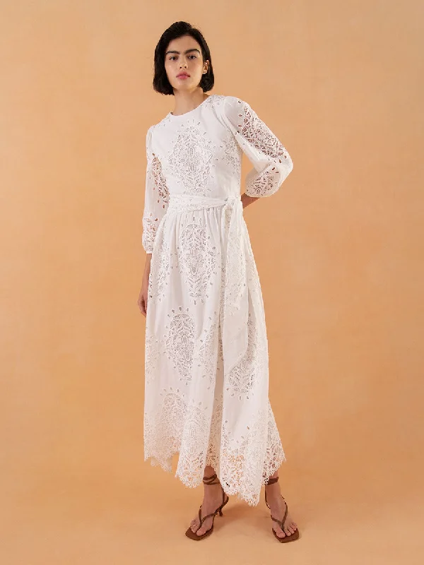 Charming Women's Garments Fashion Frontiers Constance Broderie Anglaise Midi Dress - White - SALE