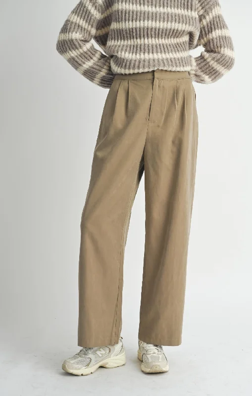 Timeless Women's Clothes Shop Our Looks Sadie and Sage Olive Groves Front Pleat Trousers