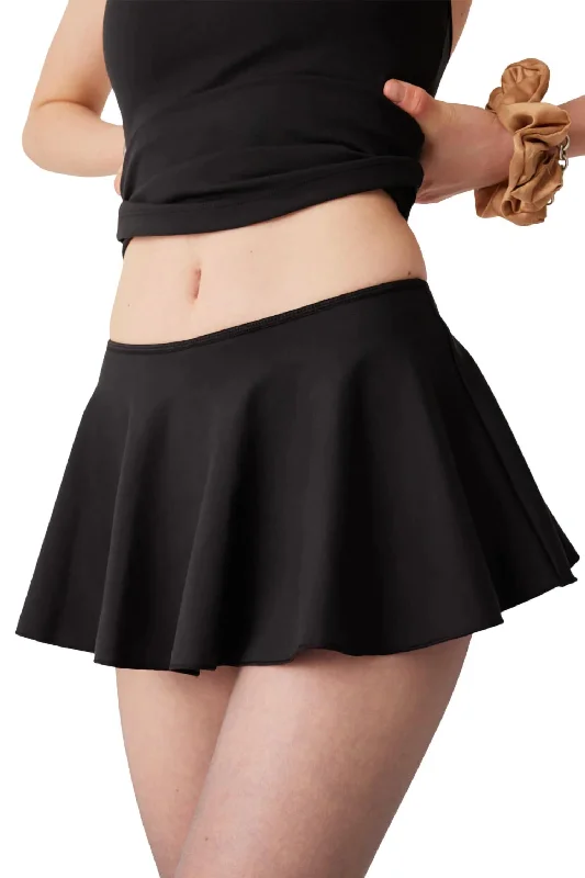 Stylish Women's Attire Season Offer Star Low Rise Skort In Black