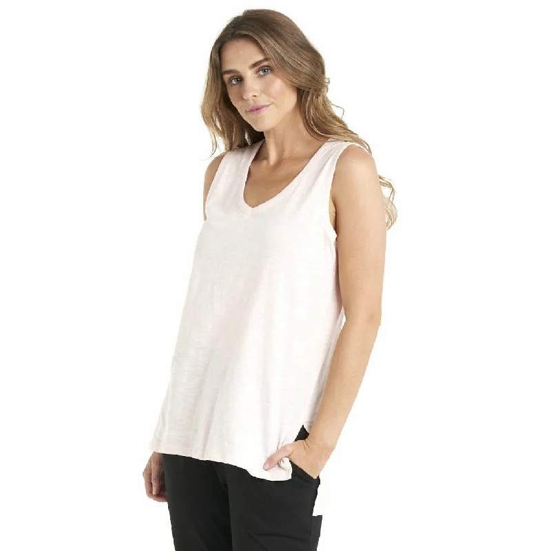 Women's Weekend Outfit Don'T Miss Out Betty Basics Audrey Tank