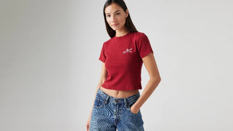 Women's Chic Apparel Chic Style, Always In Vogue Levi's® Women's Graphic Essential Sporty Tee