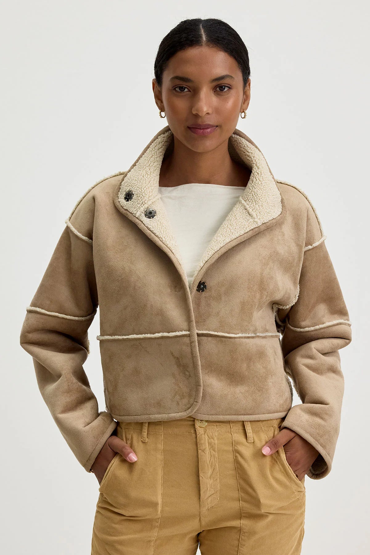 Women's Contemporary Clothing The Good Stuff Kelly Luxe Sherpa Reversible Jacket - Sand